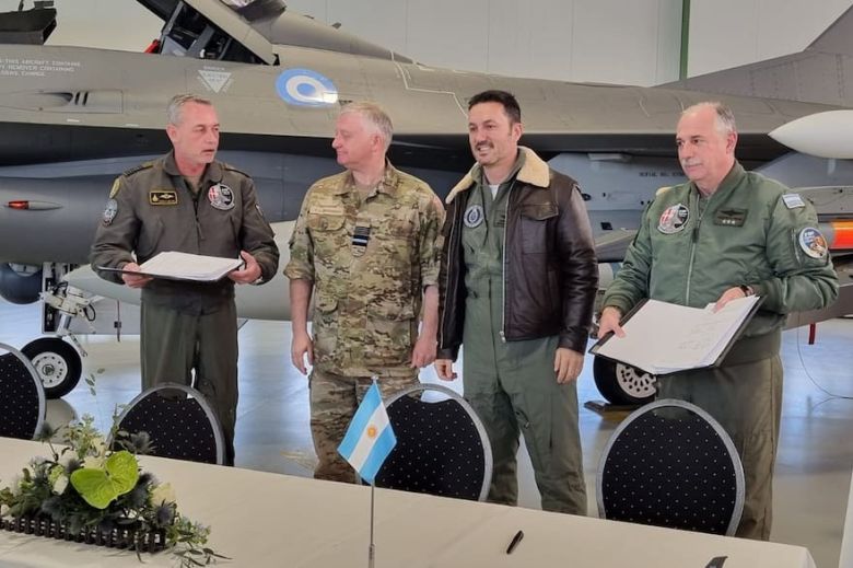 Compra de aviones a Dinamarca: la Argentina concretó la adquisición de los F-16 y Milei participó del acto a la distancia
