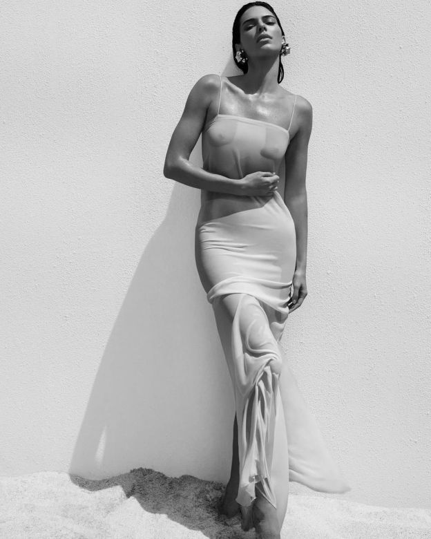Casi al desnudo, Kendall Jenner se confesó para Vogue: “Tengo el síndrome del impostor”