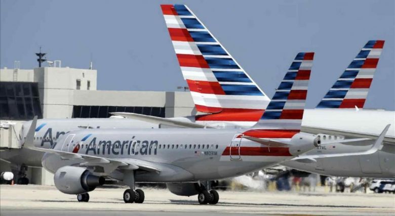 El vuelo de American a Miami debuta con 180 pasajeros y “fernet con Coca”