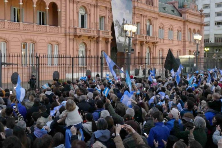 Macri agradeció la masiva movilización en apoyo al Gobierno: "Decidimos cambiar porque queremos ser mejores"