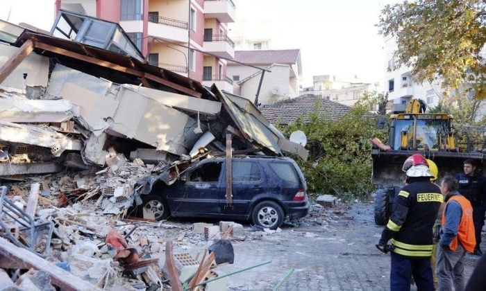 Un terremoto de magnitud 6,4 deja al menos catorce muertos y centenares de heridos