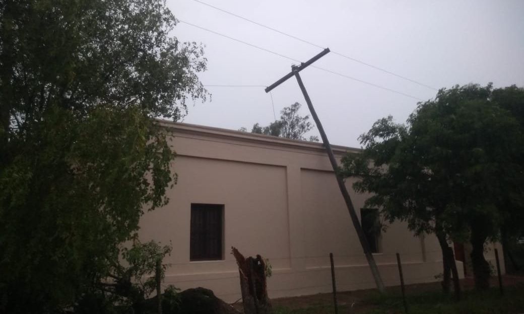 24 horas después de la tormenta, Epec no brindaba respuesta a cientos de reclamos por cortes de luz