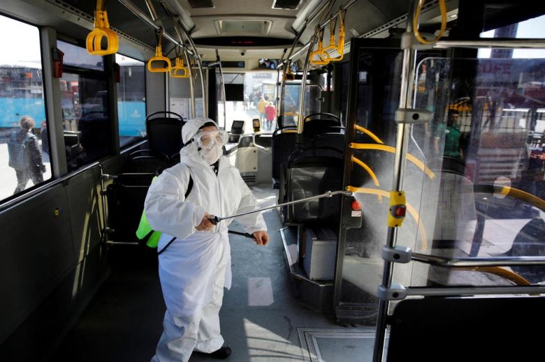 La OMS advirtió que la pandemia "se acelera", pero todavía se puede "cambiar su trayectoria"