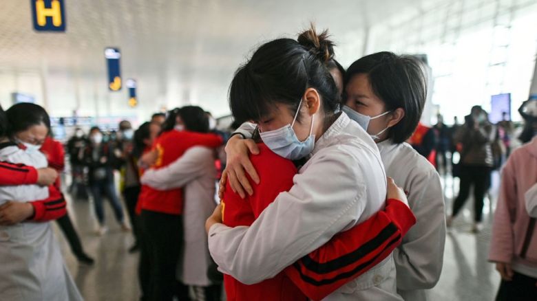 China corrigió y aumentó 50% las cifras de muertes por coronavirus en Wuhan