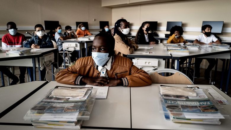 Países de Europa y Asia reabren colegios pese a la incansable propagación del coronavirus