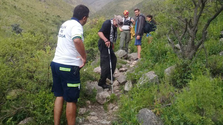  El hombre rescatado en el cerro Champaquí se alejó de la carpa para tomar agua de un arroyo