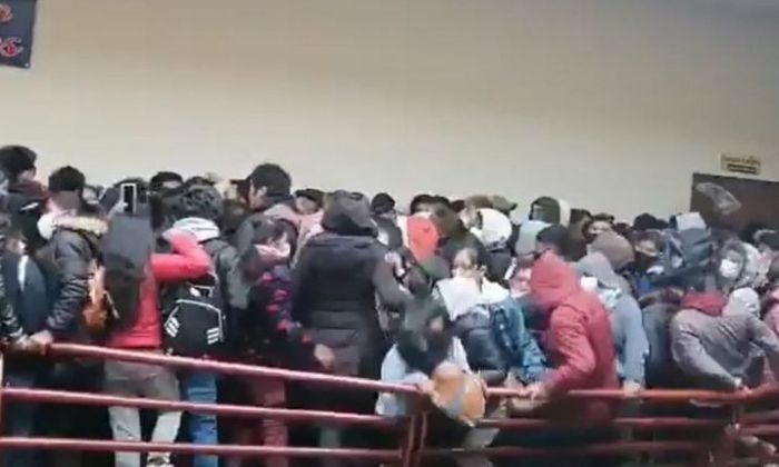 Tragedia en Bolivia: al menos 5 estudiantes universitarios murieron al caer de un cuarto piso