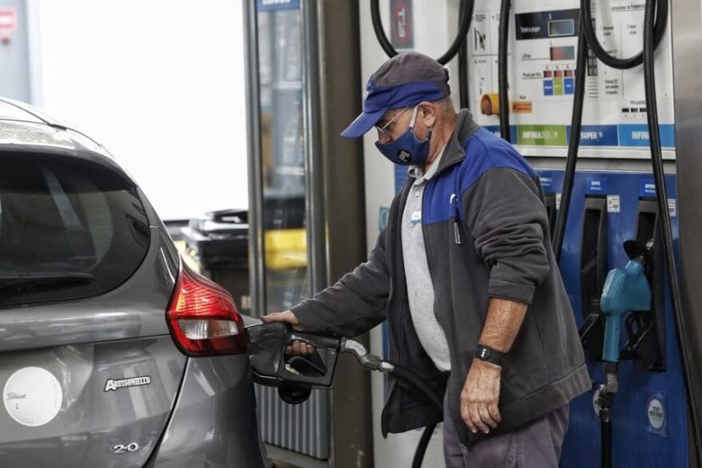 YPF aumentará mañana los precios de la nafta y el gasoil entre 6 y 7%