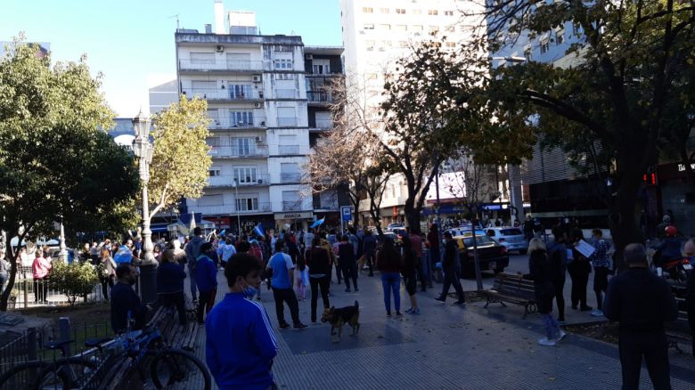 Riocuartenses se manifestaron en el centro de la ciudad contra la cuarentena