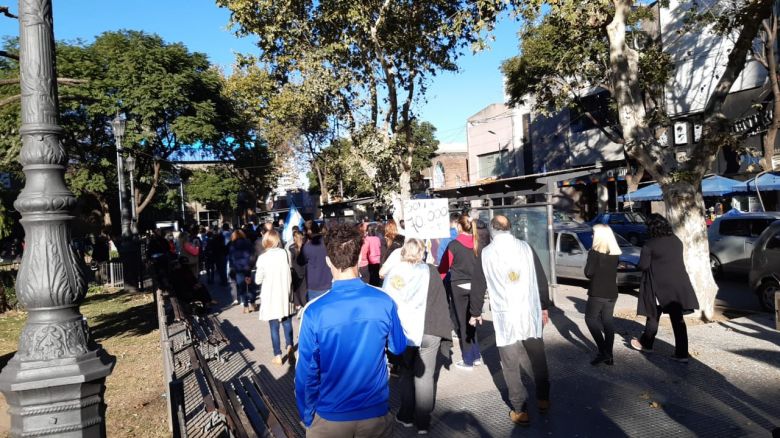 Riocuartenses se manifestaron en el centro de la ciudad contra la cuarentena