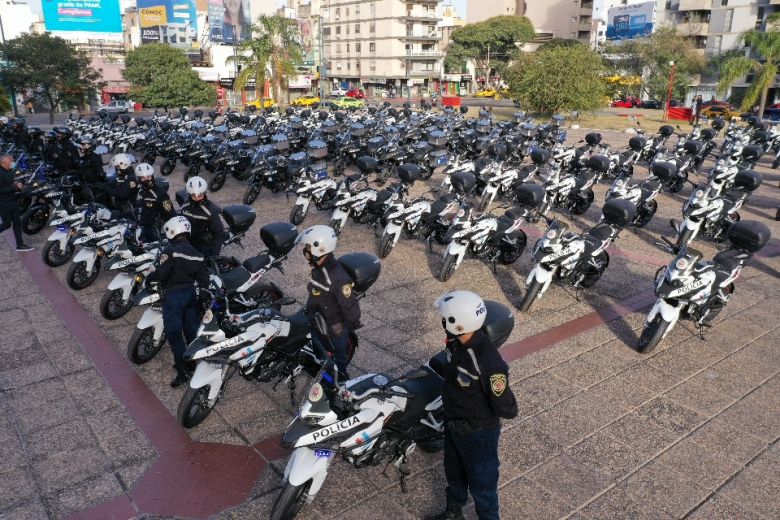 La Policía recibió 100 nuevas motocicletas para patrullaje