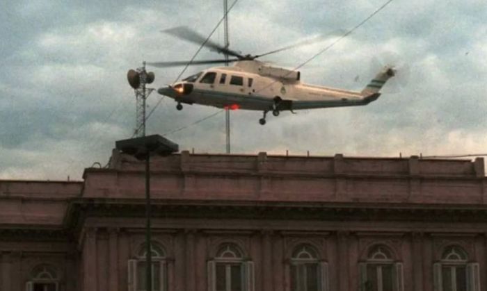 Crisis del 2001: habló el piloto que extrajo a De la Rúa en helicóptero