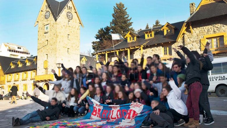 Parte de un contingente de estudiantes regresaron de su viaje de egresados a Bariloche