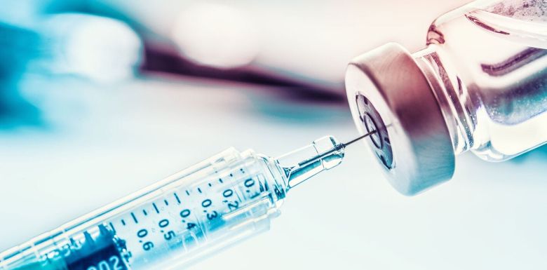 Tercera dosis: qué vacunas se están aplicando como refuerzo y qué parámetros científicos se siguen para combinarlas