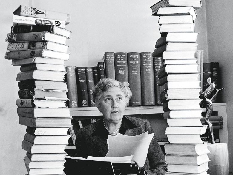 Espiritismo y una extraña desaparición: la enigmática vida de Agatha Christie, la mujer que inventó el misterio