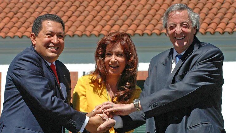Los Kirchner fueron mencionados en un caso de corrupción chavista en España