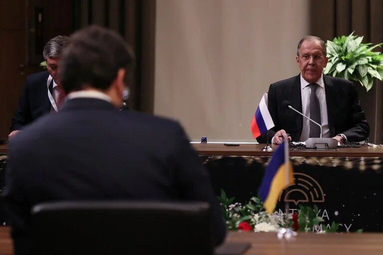 Rusia y Ucrania negocian un plan de paz tentativo de 15 puntos para poner fin a la invasión de Putin