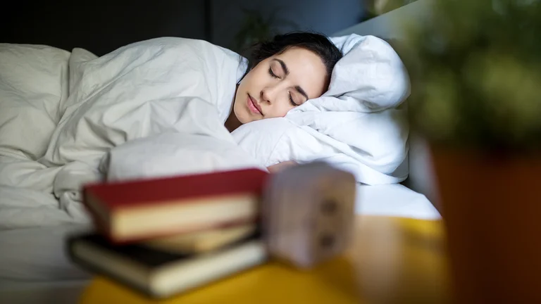Alimentación y descanso: 10 recetas livianas para dormir mejor, según los expertos