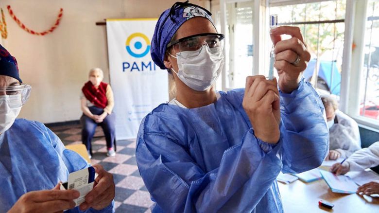 Inició la vacunación para jubilados del PAMI en las farmacias prestadoras de Río Cuarto y región
