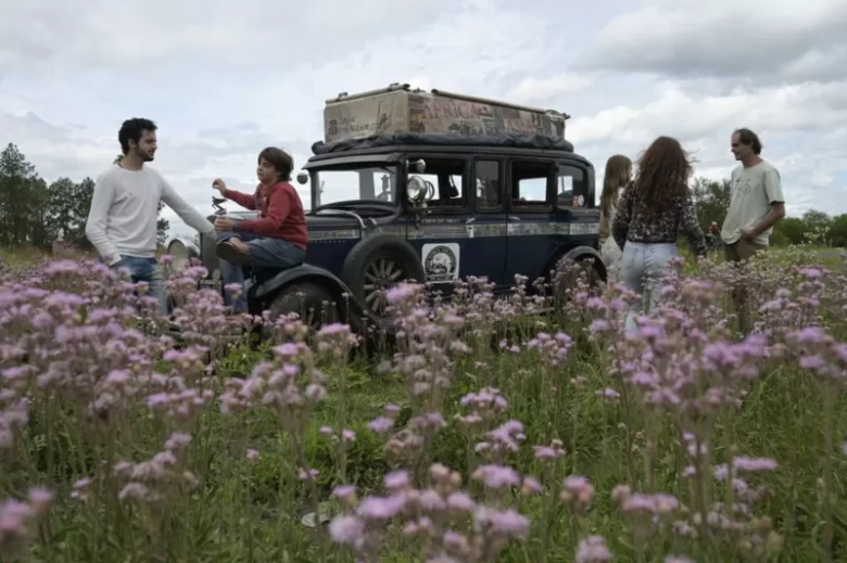 La familia argentina que recorrió el mundo durante 22 años en un auto de 1928