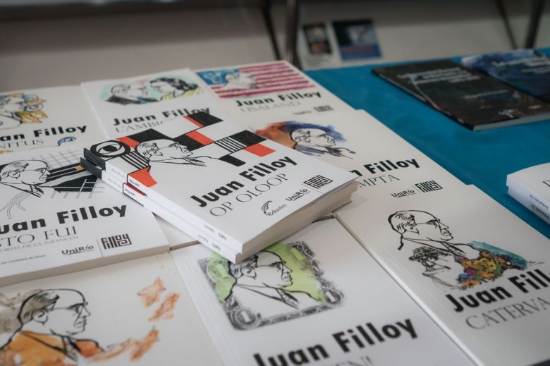 Con la presencia de escuelas y el grupo Maroma abrió sus puertas la 18° Feria del Libro "Juan Filloy”