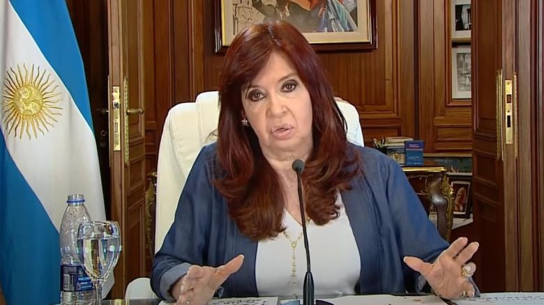 Cristina dijo que no será "candidata a nada" en 2023 y que la condenó la "mafia judicial"