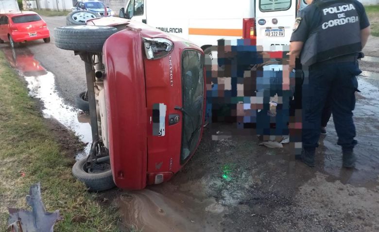 Un herido tras volcar un automóvil en Sampacho