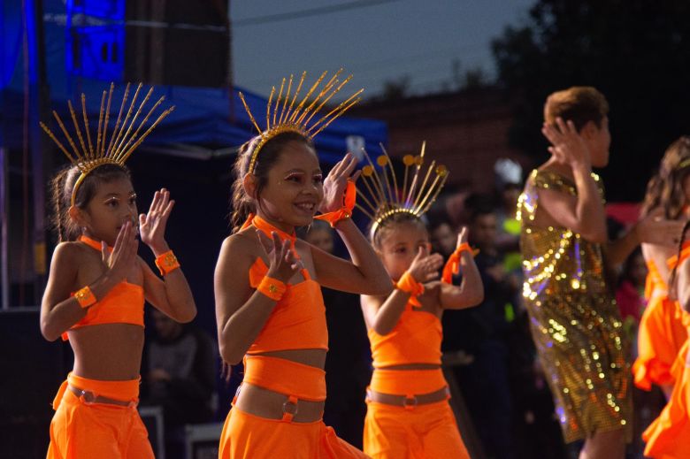Gran convocatoria en la primera noche de Carnaval de las Infancias y la Familia