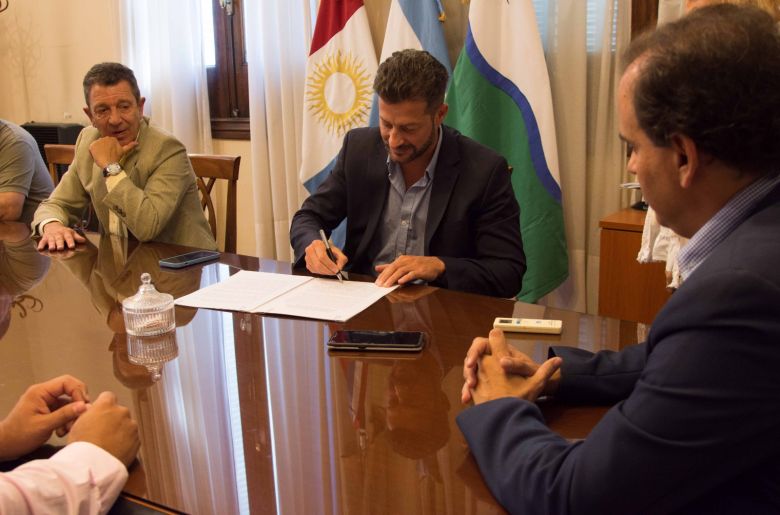 Río Cuarto y Córdoba firmaron un convenio de articulación entre las áreas de juventud