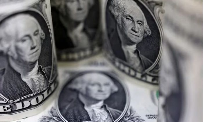 El dólar blue volvió a saltar fuerte: subió $ 10 en el día y cerró a $ 418