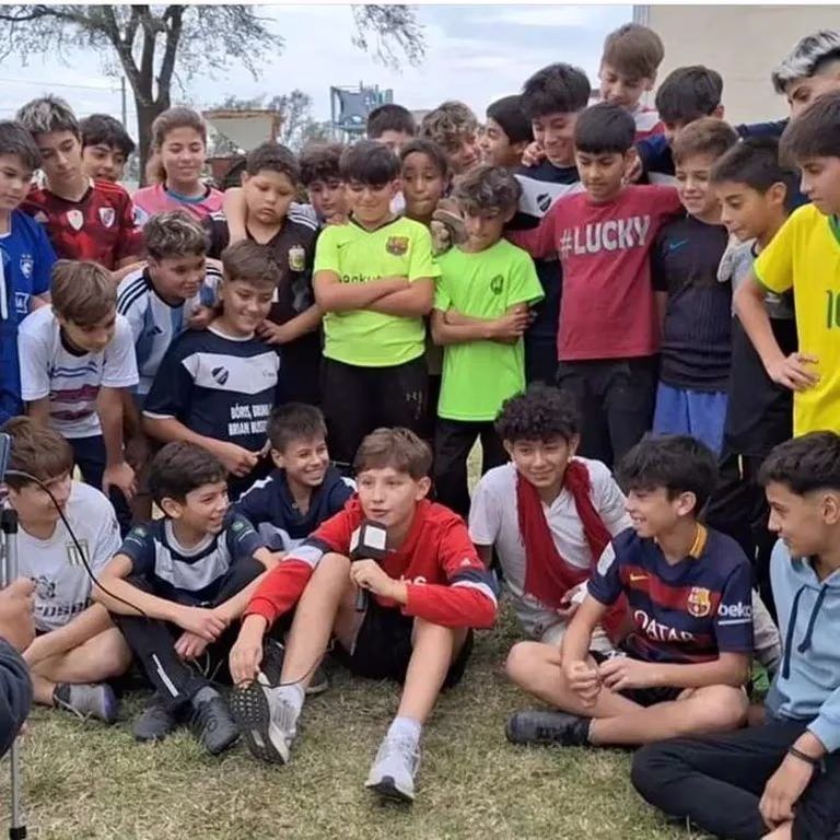 La “Loco League”: un torneo amateur creado por niños en Elena 