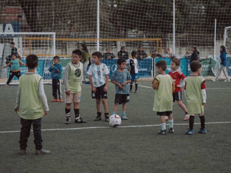 Más de 1500 niños forman parte de las diversas propuestas de deporte social en la ciudad