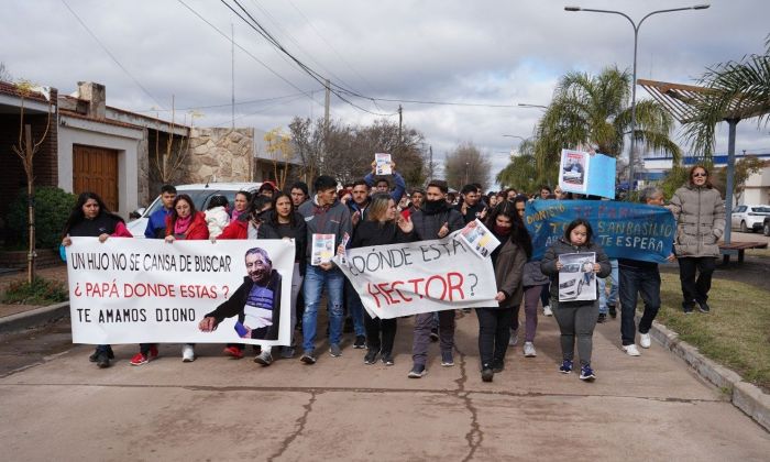 San Basilio: más de 300 pesonas se movilizaron pidiendo por la aparición de Hector Aguilar