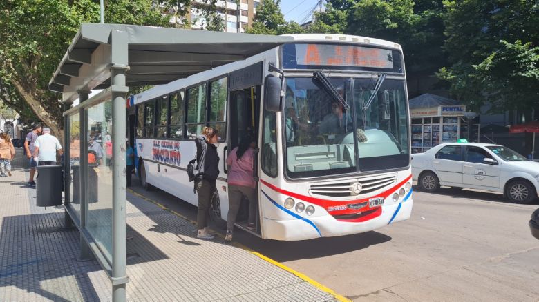 El transporte público demora entre 20 y 70 minutos para llegar a la UNRC