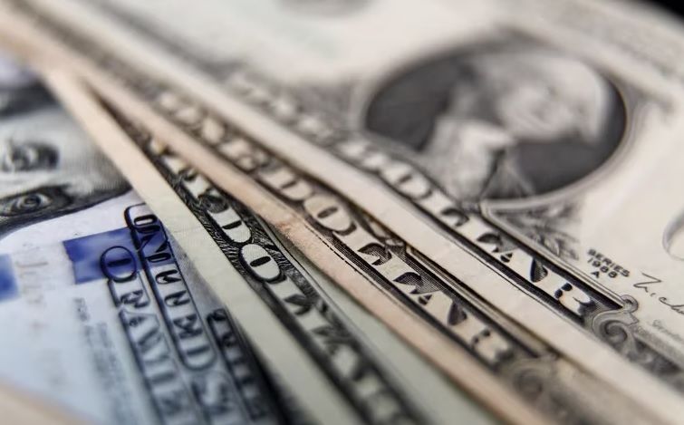 Nuevo récord del dólar libre: llegó a $553 y ya subió en el año por encima de la inflación