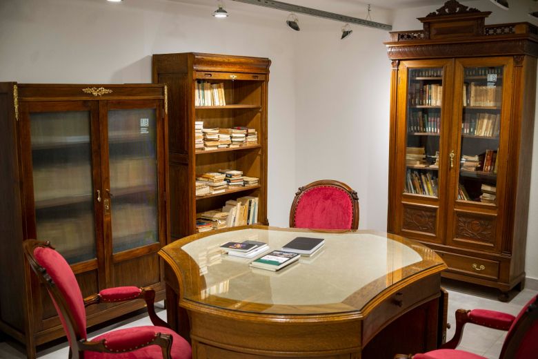 La biblioteca personal de Juan Filloy cumple un año en el Teatrino 