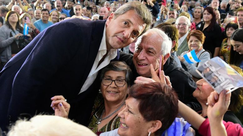 Massa va a buscar el voto a Córdoba y UxP afina la letra de su plataforma económica