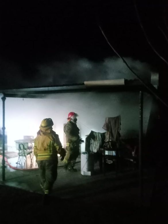 Se incendió completamente una vivienda en la zona rural de Rancúl 