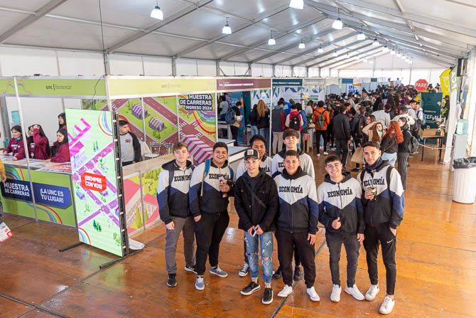 Miles de jóvenes ya habitan Ciudad Universitaria en la apertura de la Muestra de Carreras