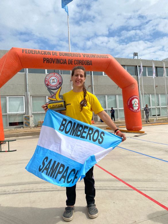 Cinthia Funes, campeona provincial en habilidades bomberiles