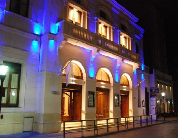 La UNRC respaldó la denominación del teatro municipal de la ciudad de Río Cuarto como Carlos Alberto Granado