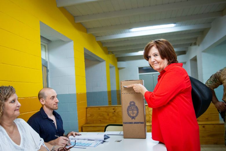 Alejandra Vigo: "Voten por quien la represente mejor, más allá de cómo está posicionado cada candidato"