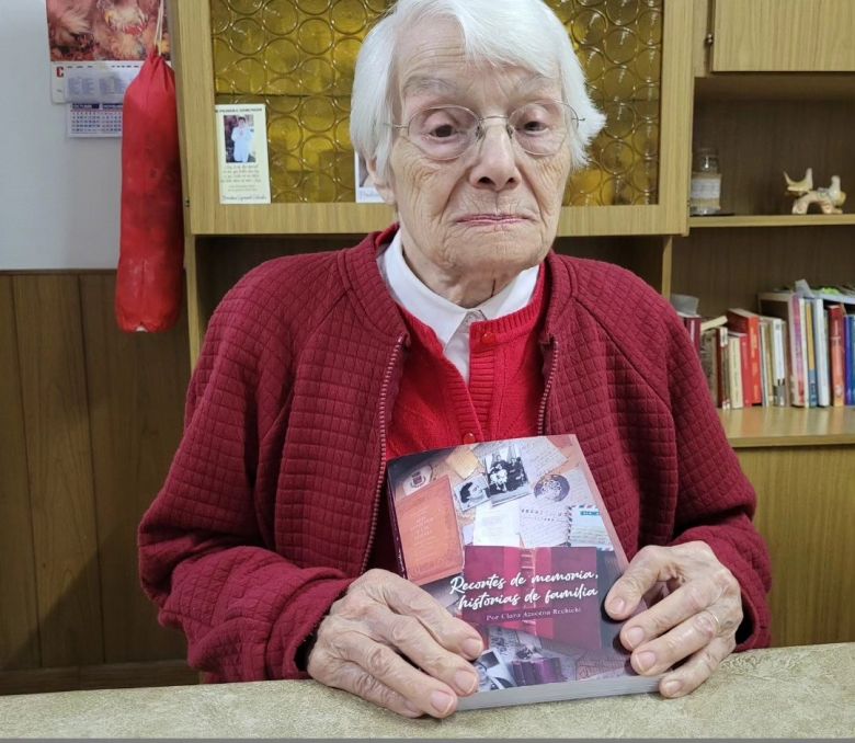Una moldense de 87 años editó un libro con anécdotas de la familia inmigrante