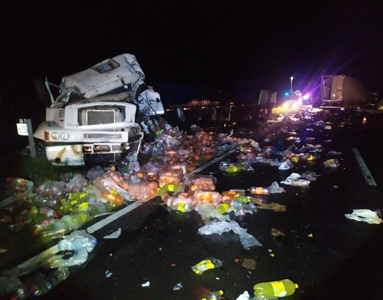 Grave accidente: choque frontal deja como saldo dos camioneros muertos en ruta 7