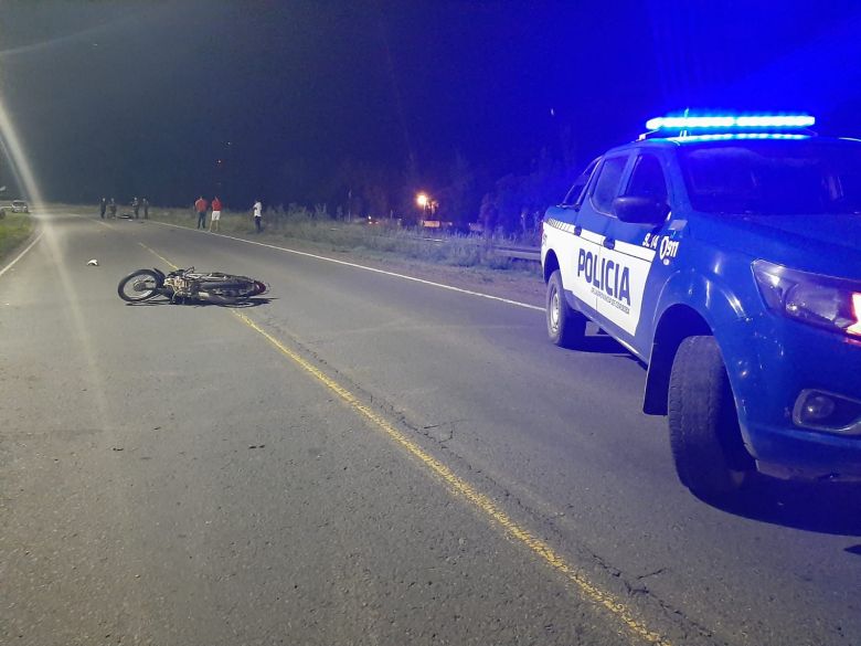 Un joven falleció tras colisionar con una motocicleta en ruta A005