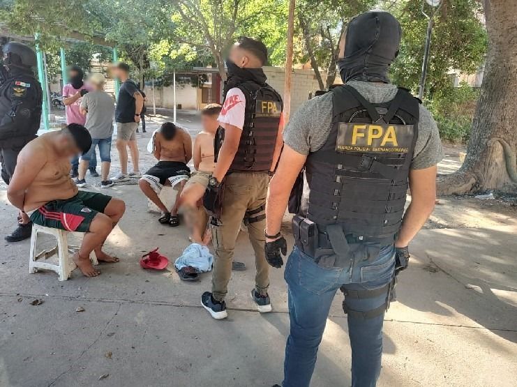 Villa María: FPA desarticuló una banda que había copado una plaza para vender drogas
