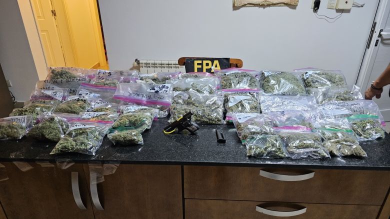 FPA realizó un allanamiento en Mendiolaza e incautó 25.000 dosis de marihuana