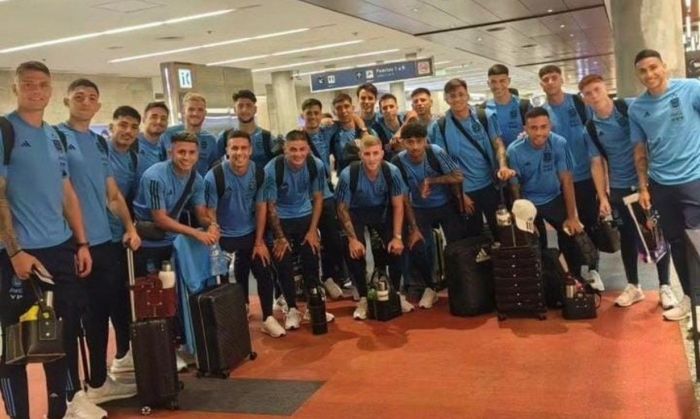Con 22 jugadores, la Selección Sub 23 viajó a Venezuela para el Preolímpico