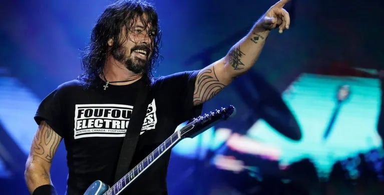 Foo Fighters invitó a Jack Black al escenario para hacer un clásico de AC/DC 