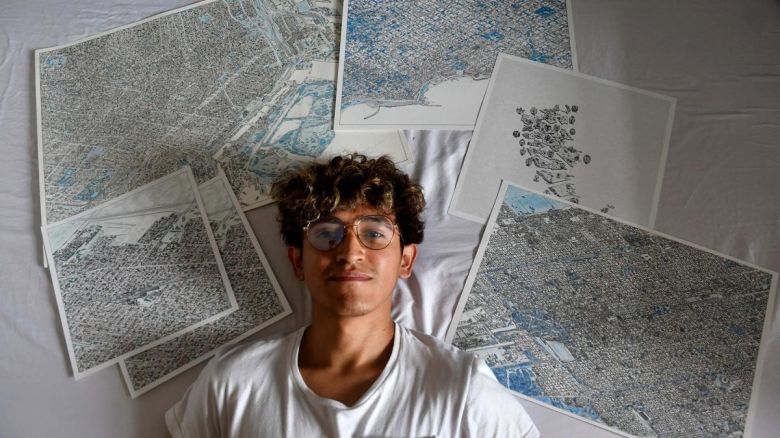 El joven que dibuja mapas de ciudades a mano alzada y es furor en redes sociales 